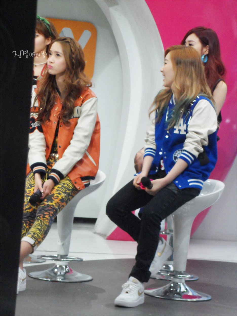 [PIC][03-01-2013]Hình ảnh của SNSD từ chương trình "Mnet WIDE" chiều nay SAM_3679