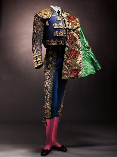 traditional spanish men's clothing