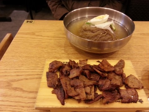 육쌈냉면 이미지